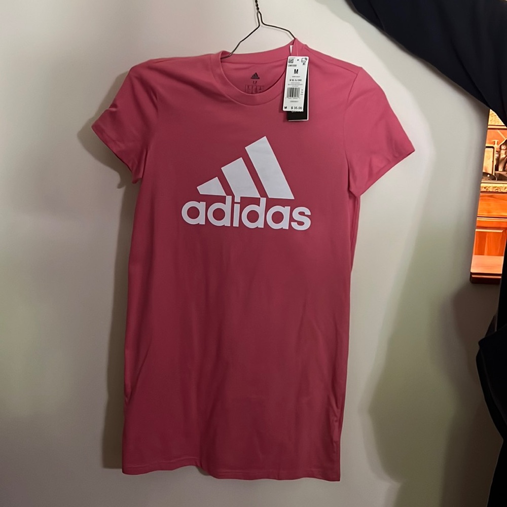 Adidas t-shirt dress in pink!